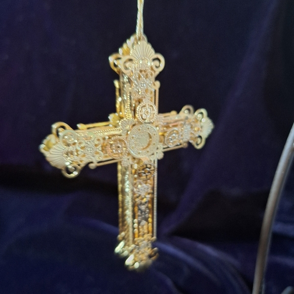 Filigree Cross Ornament - Picture 7 of 9